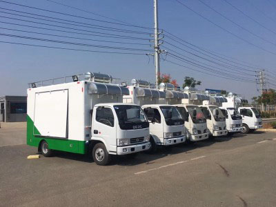 廂長(zhǎng)4.2米東風(fēng)D6 餐車